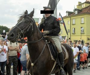 Jaszczur z zarzutami. Jego pasierbica to gwiazda Barw szczęścia. Wychował ją ojczym