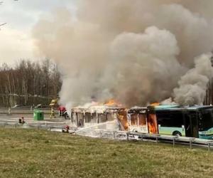 Pożar autobusu w Mysłowicach. Wszyscy cali i zdrowi, ale pojazd to wrak