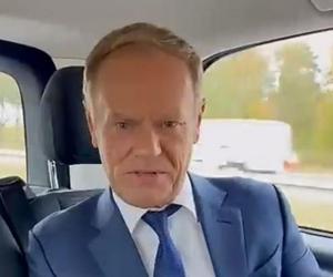 Donald Tusk jedzie samochodem bez zapiętych pasów 