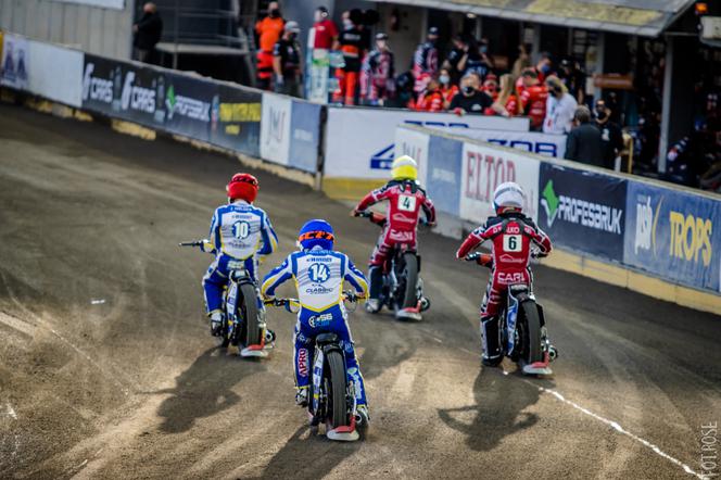 eWinner Apator Toruń - Car Gwarant Kapi Meble Budex Start Gniezno, zdjęcia z Motoareny