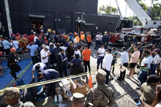 Makabra! Zawalił się dach dyskoteki. Co najmniej 184 osoby nie żyją!