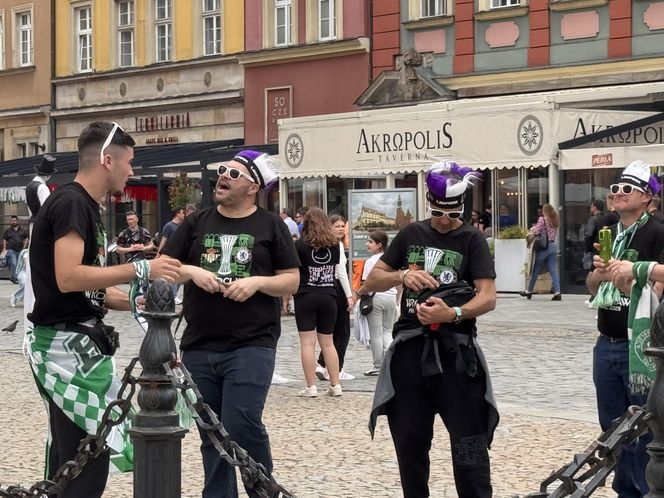 Wrocław żyje finałem Ligi Konferencji Europy. Kibice Betisu i Chelsea już w strefach kibica!