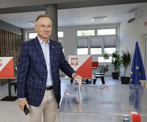 Prezydent RP Andrzej Duda głosował w lokalu wyborczym w Szkole Podstawowej nr 1 przy ulicy Partyzanckiej 15 w Ostrowie Wielkopolskim