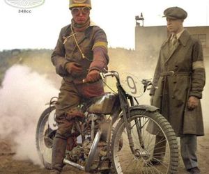 Stary żużel w kolorze