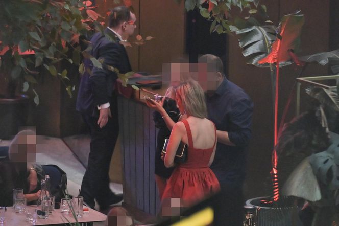 Joanna Krupa w objęciach Dominika Tarczyńskiego.