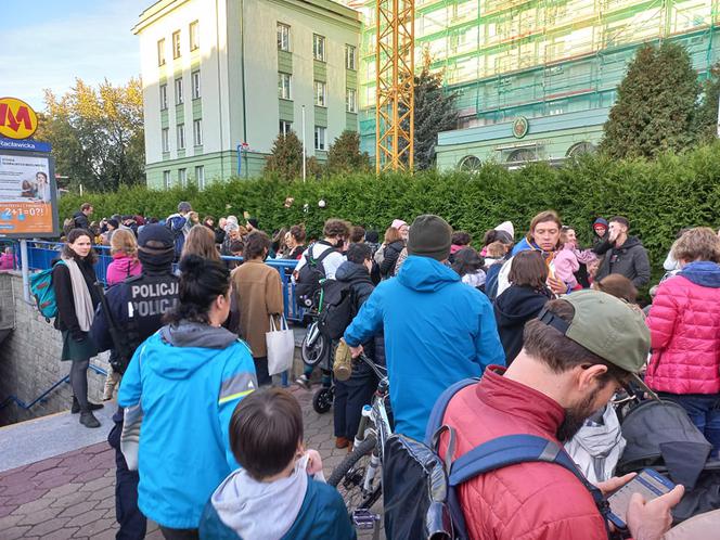 Trwa protest przed siedzibą Straży Granicznej