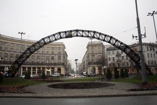 Spalona przez przeciwników tęcza w 2013 roku