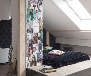 Wnętrza z podestem i podłogą na różnych poziomach