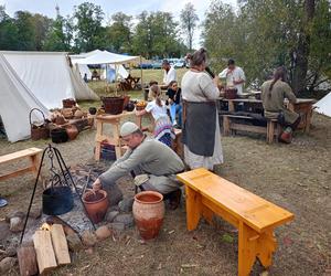 Odbywający się w Mrozach Festyn Archeologiczny to wydarzenie, które z roku na rok przyciąga coraz więcej umieszkańców regionu i turystów