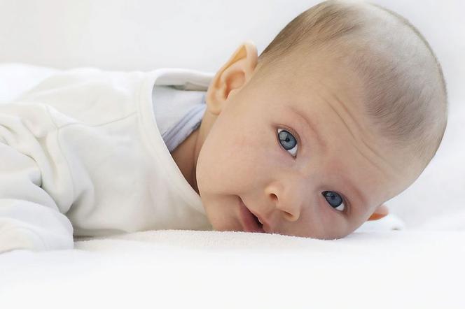 CIEMIĄCZKA u niemowląt: cała prawda o spojeniach łączących kości czaszki