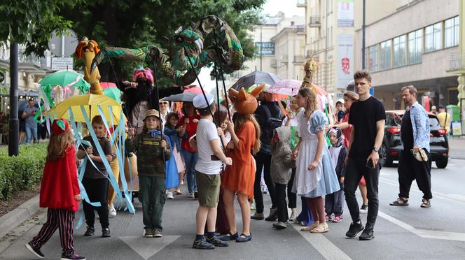 Deszcz nie był im straszny! Bajkowy Korowód przeszedł ulicami Lublina. Zobacz zdjęcia!