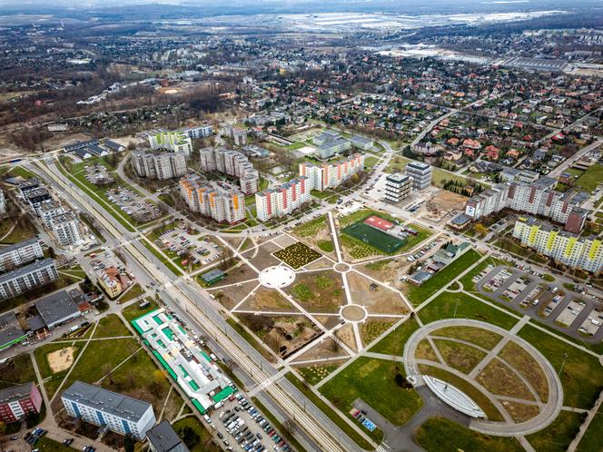 Park przy pl. Papieskim w Sosnowcu prawie gotowy. Trwają ostatnie prace