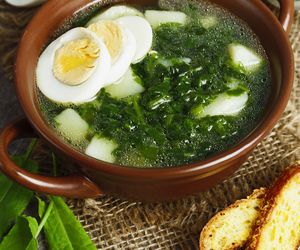 Zupa szczawiowa błyskawiczna: prosty przepis na szczawiówkę