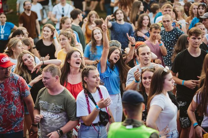 Festiwal Życia w Kokotku trwa. To chrześcijański Woodstock ZDJĘCIA 