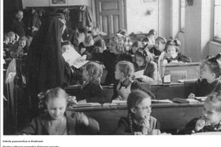 Zobaczcie, jak wyglądały lekcje w krakowskich szkołach prawie 100 lat temu! [ARCHIWALNE ZDJĘCIA]