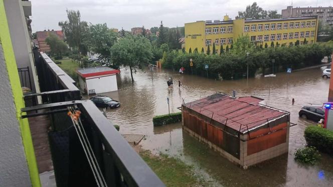 Potężne burze z gradem na Dolnym Śląsku. Są podtopienia 