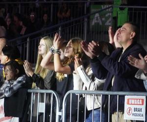 Publiczność na koncercie Lady Pank i Myslovitz na Kadzielni w Kielcach