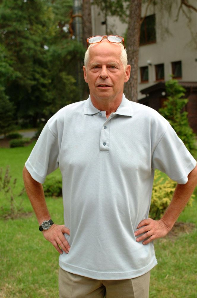 Od ponad 25 lat wciela się w Trettera w "Na dobre i na złe". Jak Piotr Garlicki wyglądał na początku swojej przygody z serialem?