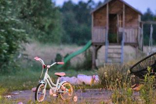 Makabryczne odkrycie pod Brodnicą. Znaleziono rozkładające zwłoki dwulatka w remontowanym domu