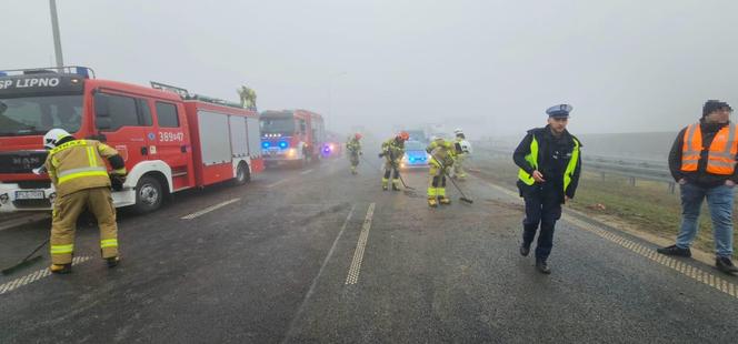 Kolizja za kolizją na S5 koło Leszna. Na wysokości Lipna w gęstej mgle wpadają na siebie samochody