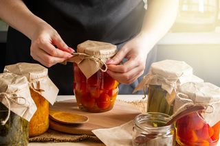 Jelita kochają to jedzenie. Fermentowane produkty mają działanie ochronne