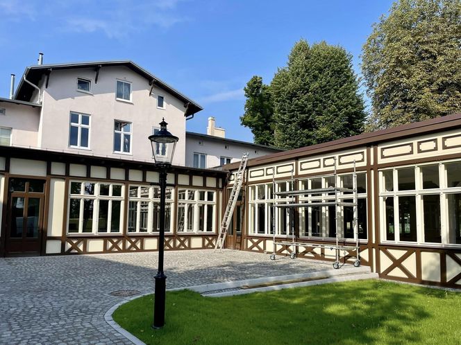 Cafe Halbe Alle przy Al. Zwycięstwa w Gdańsku - finał remontu