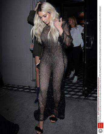 Kim Kardashian blond włosy