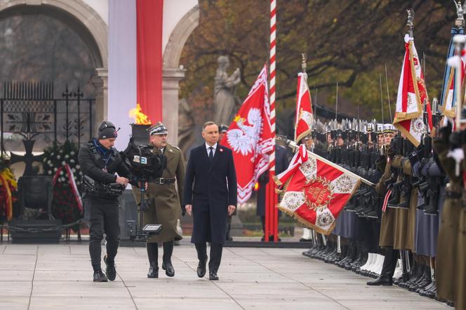 Rozpoczęły się uroczystości w 105. rocznicę odzyskania niepodległości przed Grobem Nieznanego Żołnierza