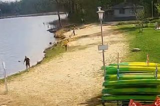 Policjant uratował tonące dzieci