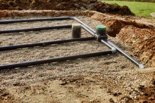 Drenaż rozsączający: ceny zestawów i montażu w Polsce 2025