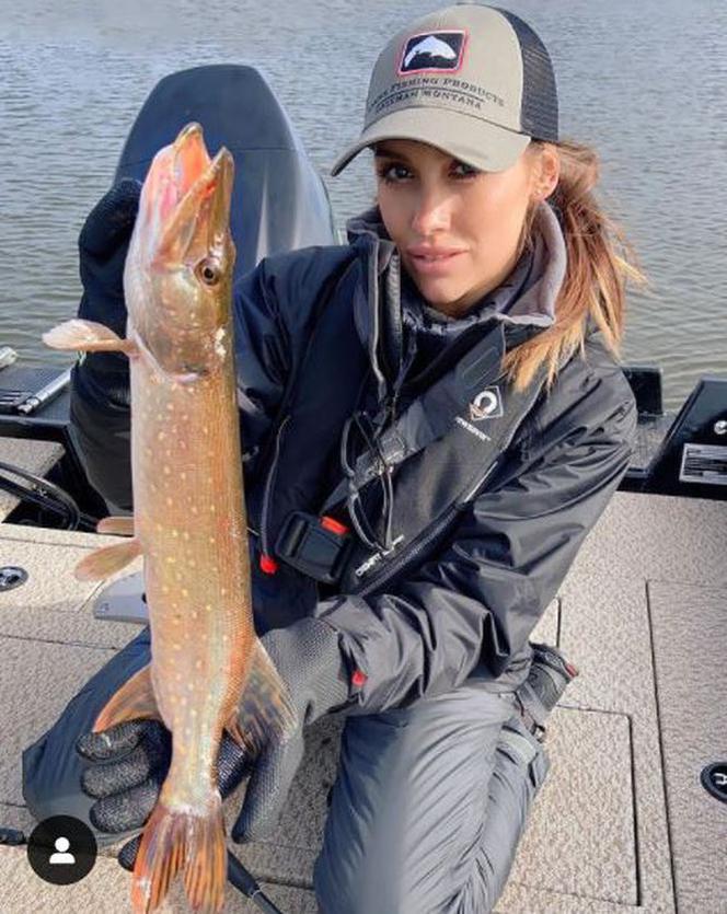 Najseksowniejsza wędkarka świata! Polina łowi same grube ryby