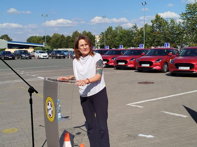 Siedlecki WORD wymienił starą flotę pojazdów egzaminacyjnych na nowe samochody marki Suzuki Swift