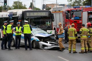 Zderzenie autobusu i radiowozu! Poszkodowanych przynajmniej 9 osób