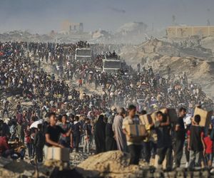 Strefa Gazy/ 74 zabitych w atakach Izraela, z czego 30 w nalocie na nadmorską kawiarnię.