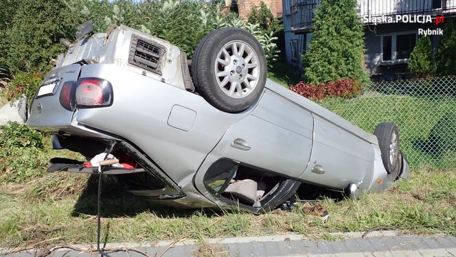 Kierowca dachował, bo jechał po pijaku