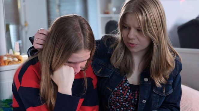 M jak miłość odc. 1882. Sara (Nadia Smyczek), Lenka (Olga Cybińska)