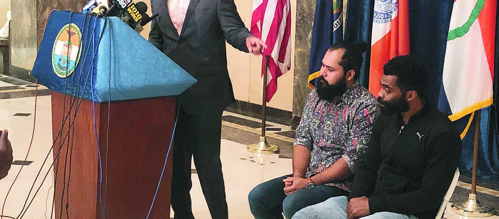 To oni uratowali 5-latkę z torów