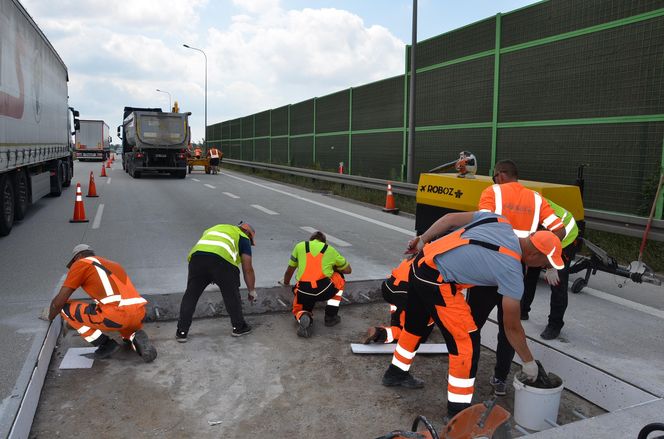 Tak naprawiano betonową nawierzchnię autostrady A1