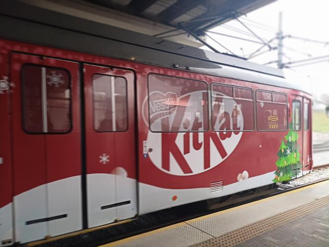 Świąteczny tramwaj KitKat w Poznaniu