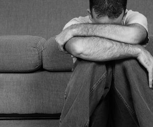 Zapalenie jąder – przyczyny, objawy, leczenie i powikłania