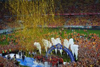 Feta w Białymstoku po mistrzostwie Polski. Tak bawili się kibice Jagiellonii Białystok