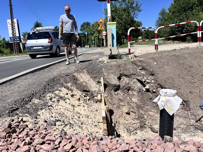 Tomasz Hejna na Przejeździe kolejowy łączącym Morasko z Piątkowem 