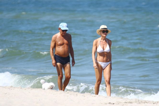 Jan Englert z żoną i ćorką w Juracie