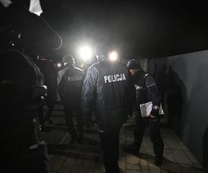 Policjanci pojawili o świcie przed domem Zbiginewa Ziobro w Jeruzalu (woj. łódzkie). Mieli doprowadzić go na przesłuchanie przed sejmową komisję śledczą ds. Pegasusa. Polityka nie było na miejscu