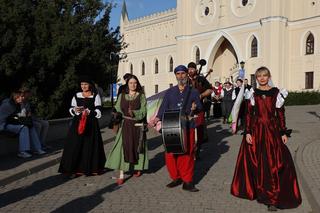 Korowód w ramach Międzynarodowego Festiwalu Renesansu w Lublinie
