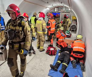 Ćwiczenia ratownicze na zakopiance. Tunel pod Luboniem Małym był zamknięty