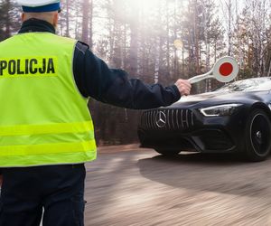 Komendant policji pruł 104 km/h w terenie zabudowanym! Po zatrzymaniu mówił o stanie wyższej konieczności