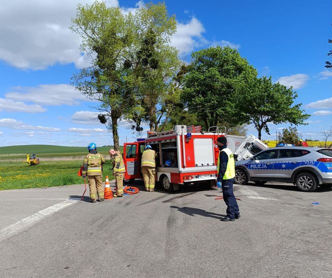 Śmiertelny wypadek pod Olsztynem. 39-latek zignorował znak "stop"? [ZDJĘCIA].