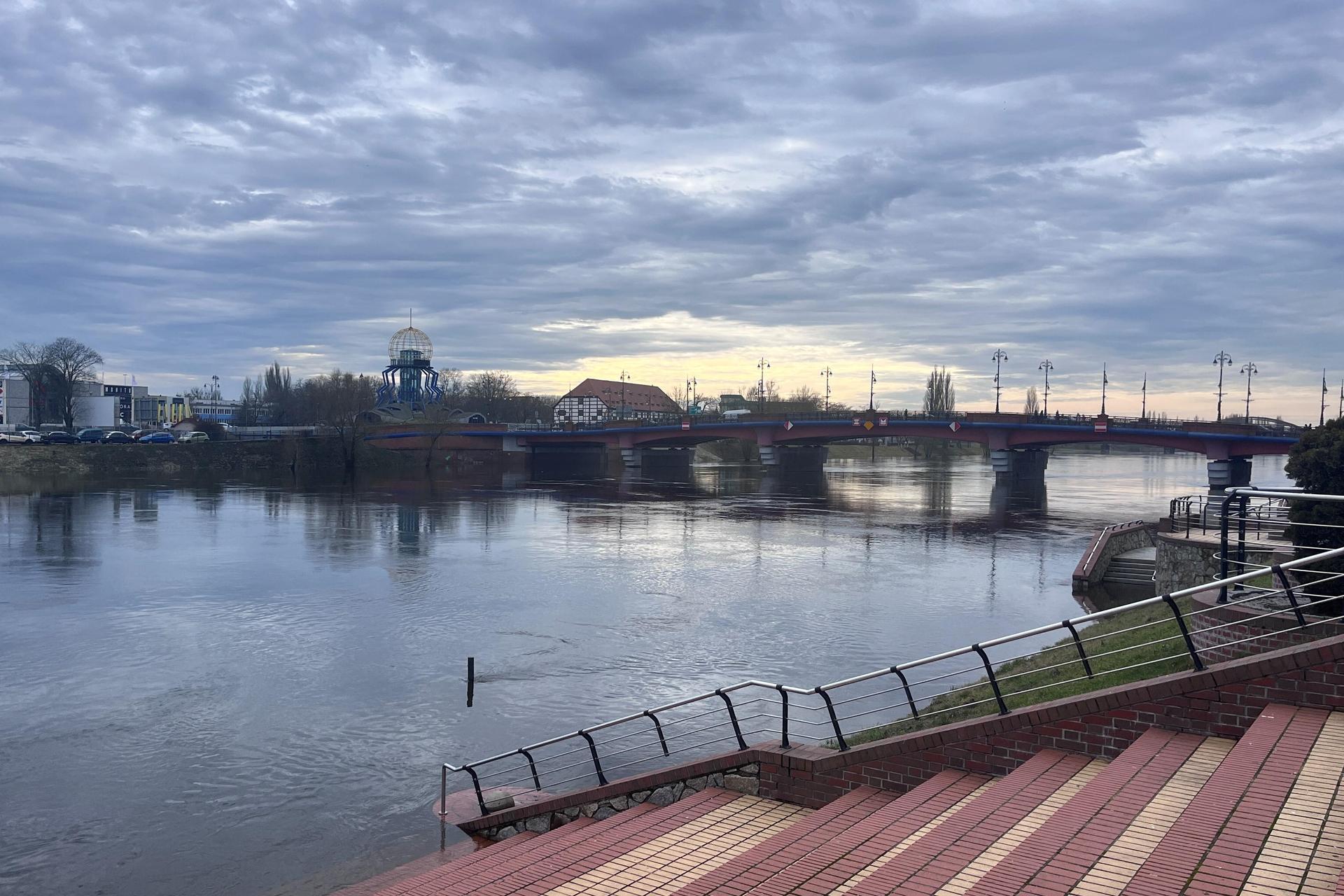 Dominanta - tak budowano w Polsce wczesnych lat 2000. Zobacz najbrzydszy polski budynek 2006 roku; dziś jest kultowy