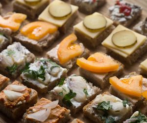 Kanapki na sylwestra - oryginalne przepisy na pomysłowe kanapeczki